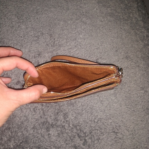 Multi pocket wristlet - Picture 2 of 3